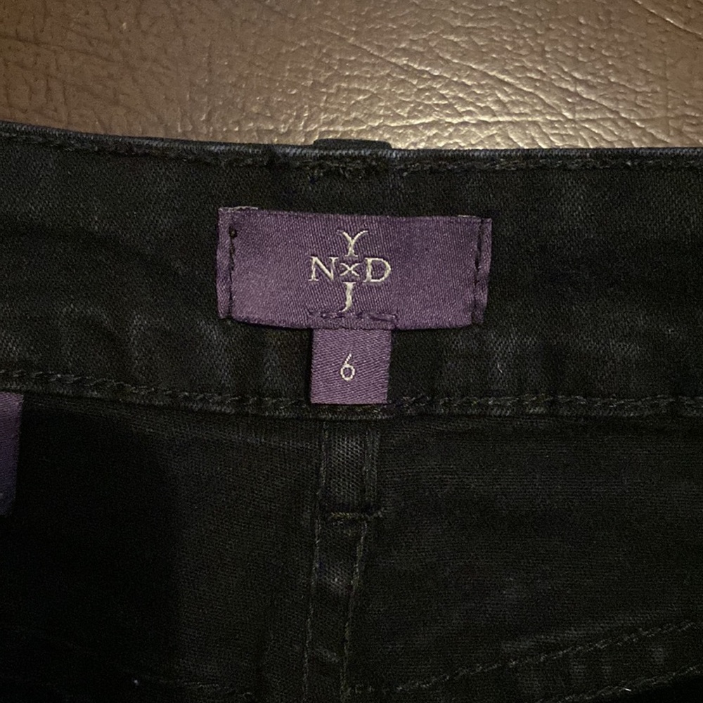 NYDJ black hi rise boot cut with bedazzled back pockets size 6. - Picture 4 of 10